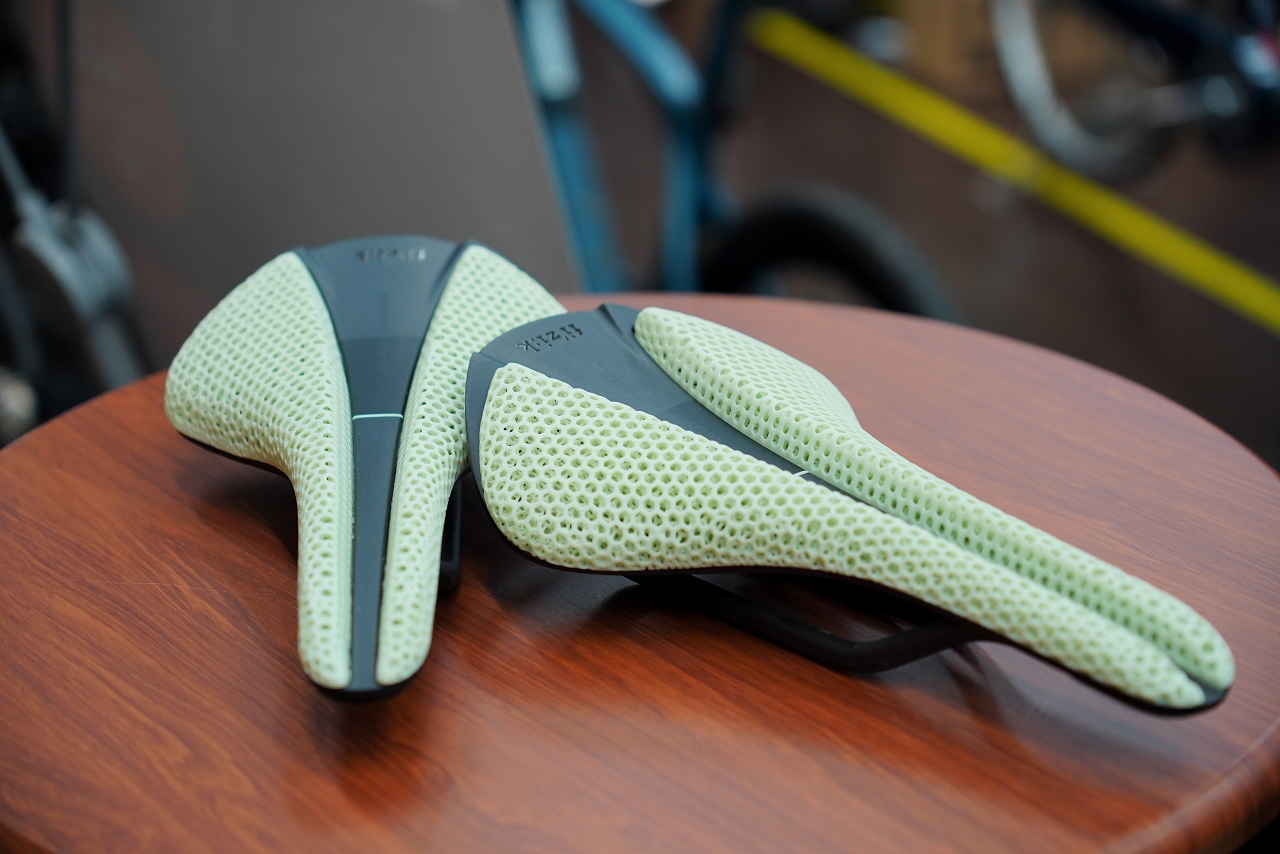 VERSUS EVO ANTARES 00 ADAPTIVE サドル入荷！！ | BICYCLE PRO SHOP
