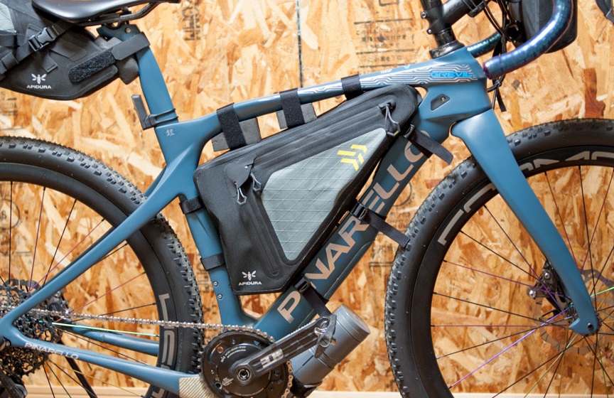 APIDURA バックカントリーシリーズフレームバッグ 4.0L | BICYCLE PRO