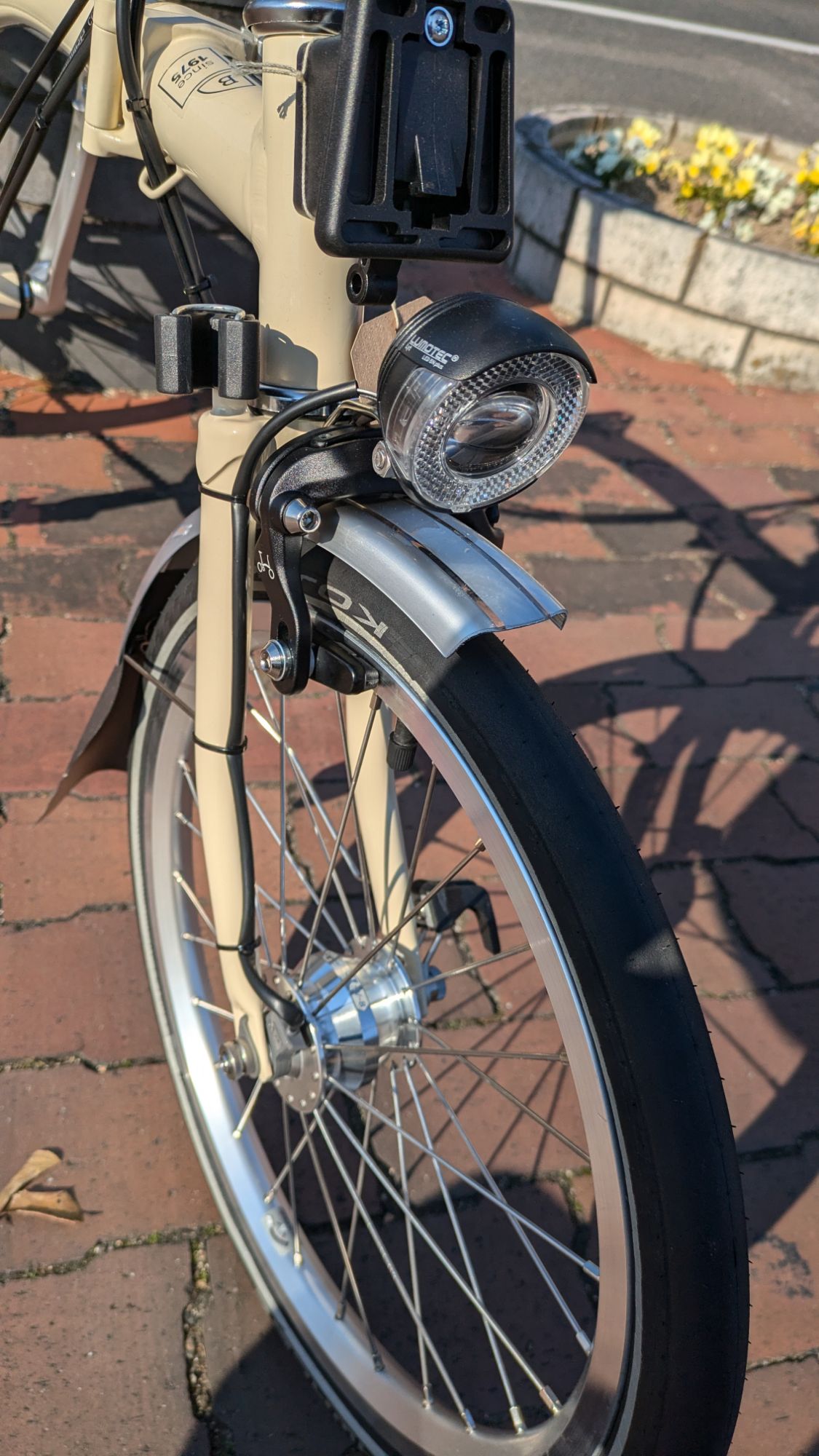BROMPTON M6L ホワイト 優しい色合い♪ -BROMPTONホワイト納車- – cyclemark サイクルマーク