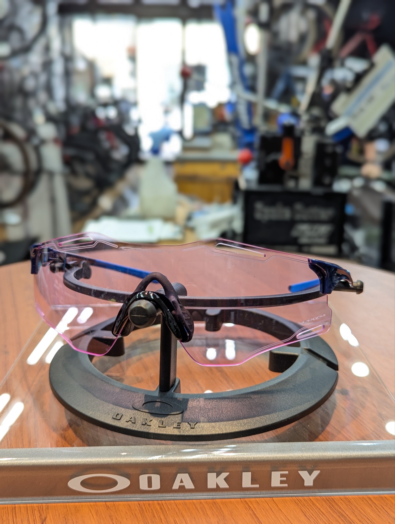 Oakley テック系ジップベスト美品 Kylian Mbappé Signature Series Latch™ Panel Prizm Tungsten