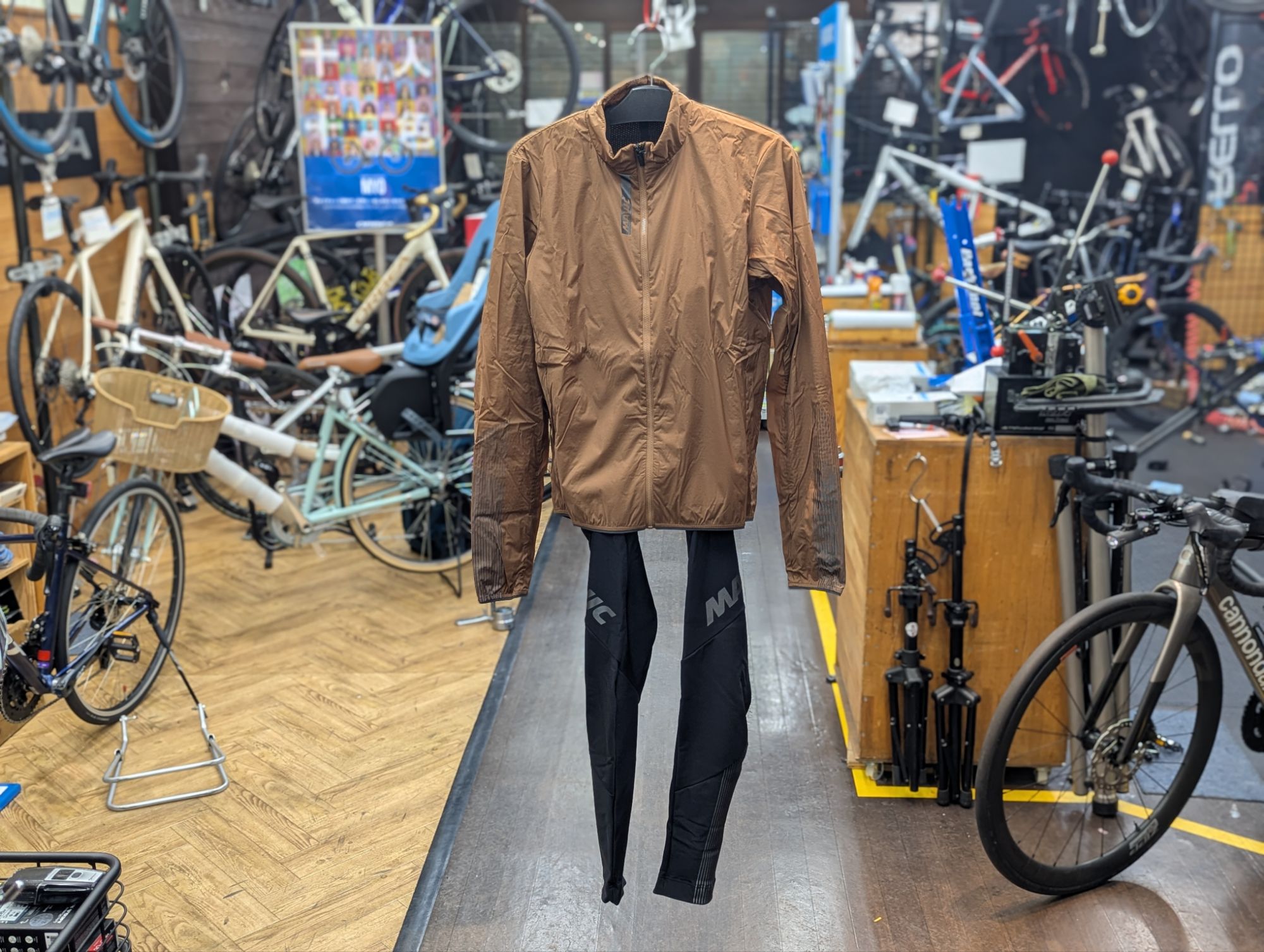 【土浦・つくば】メンズライダースジャケット（カウスキン_アンティックブラウン） MAVIC 冬ウェア KSYRIUM THERMO JACKET / KSYRIUM THERMO BIB TIGHT