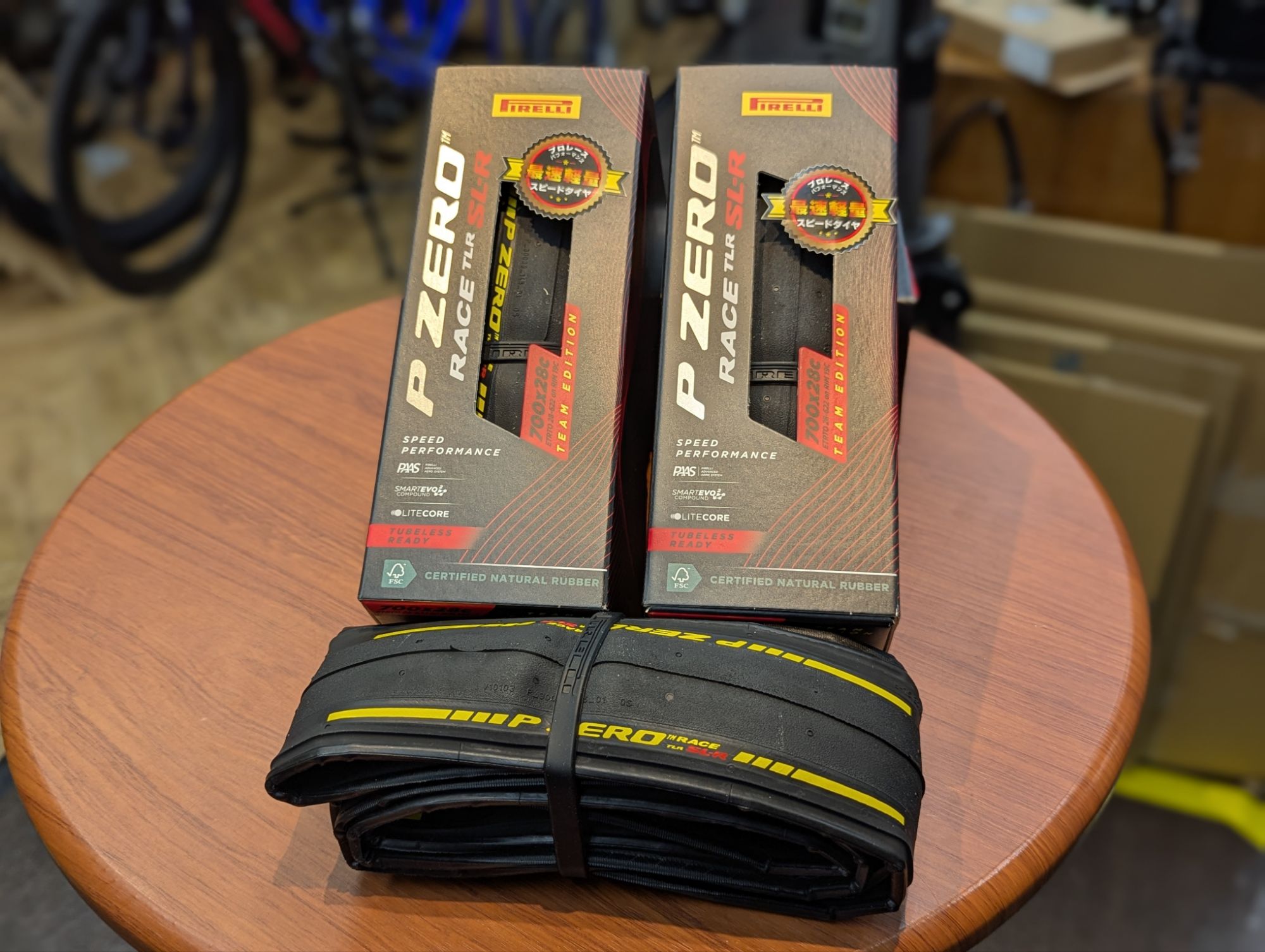 究極のエアロ、空力の最後のピース。PIRELLI P ZERO RACE TLR SL-R